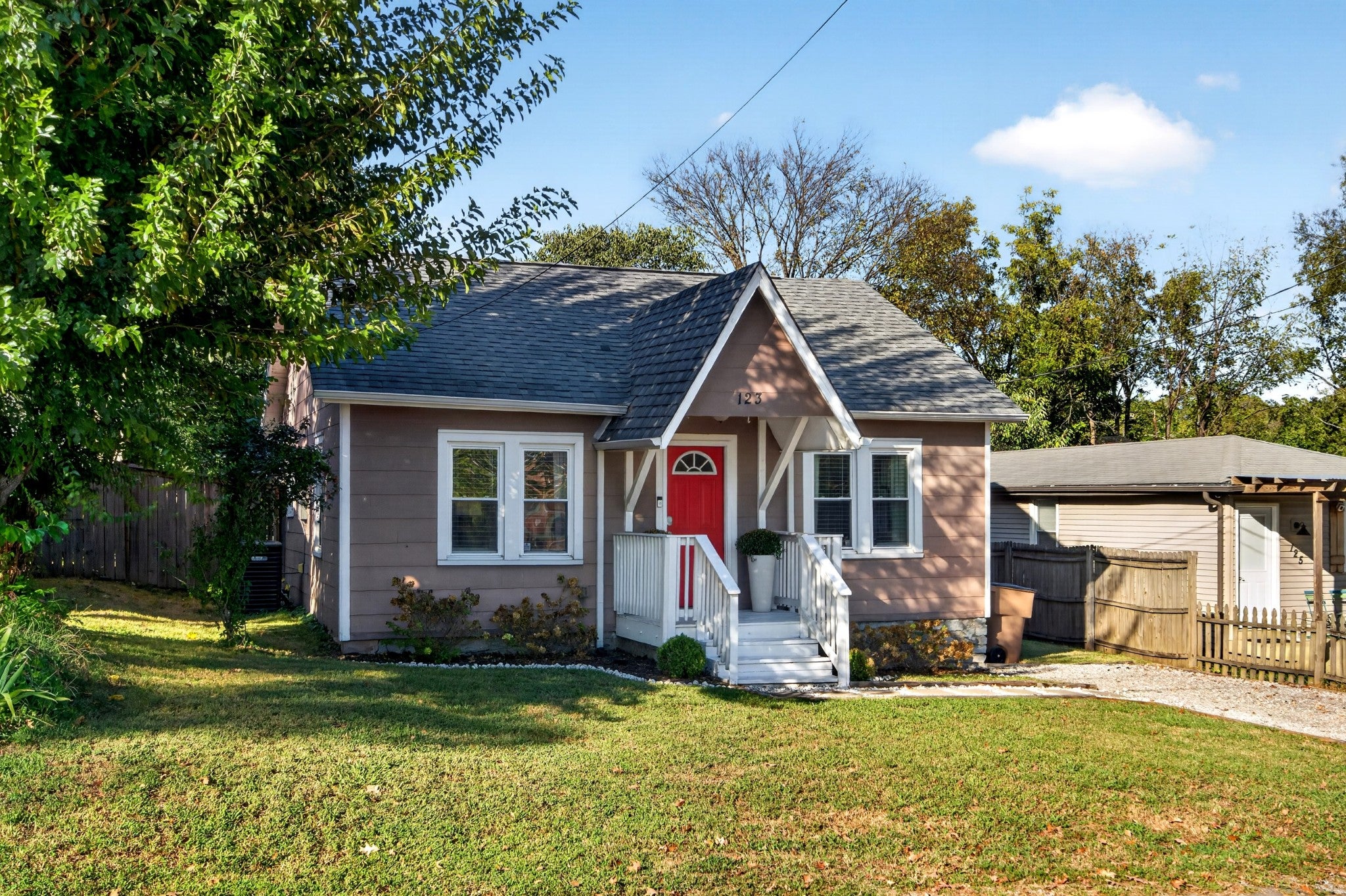 123 Eastmoreland St