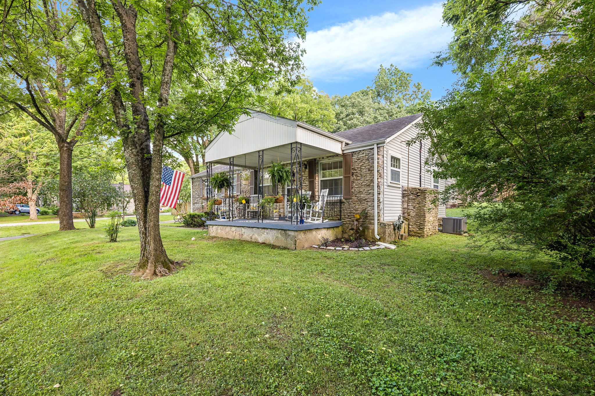 1225 Currey Rd