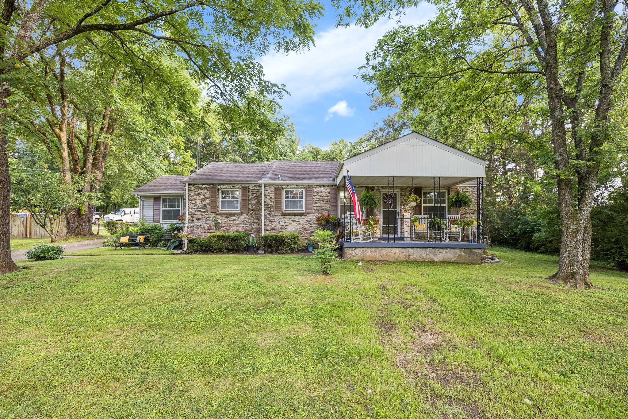 1225 Currey Rd