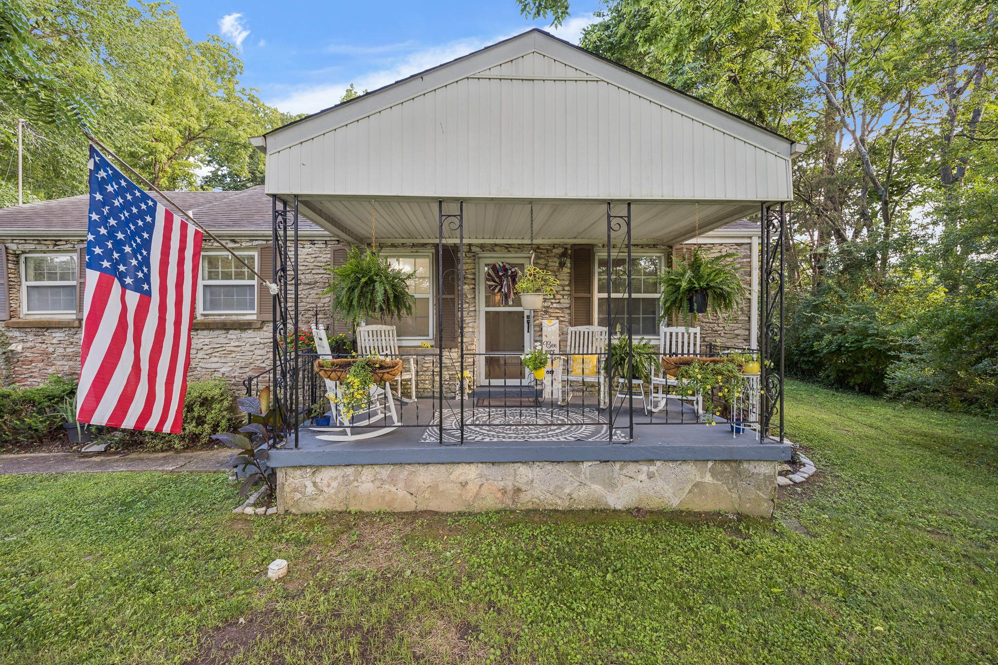 1225 Currey Rd