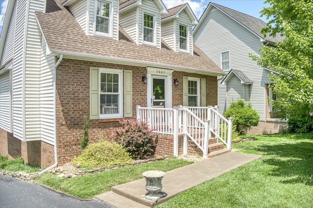1461 Oxford Pl