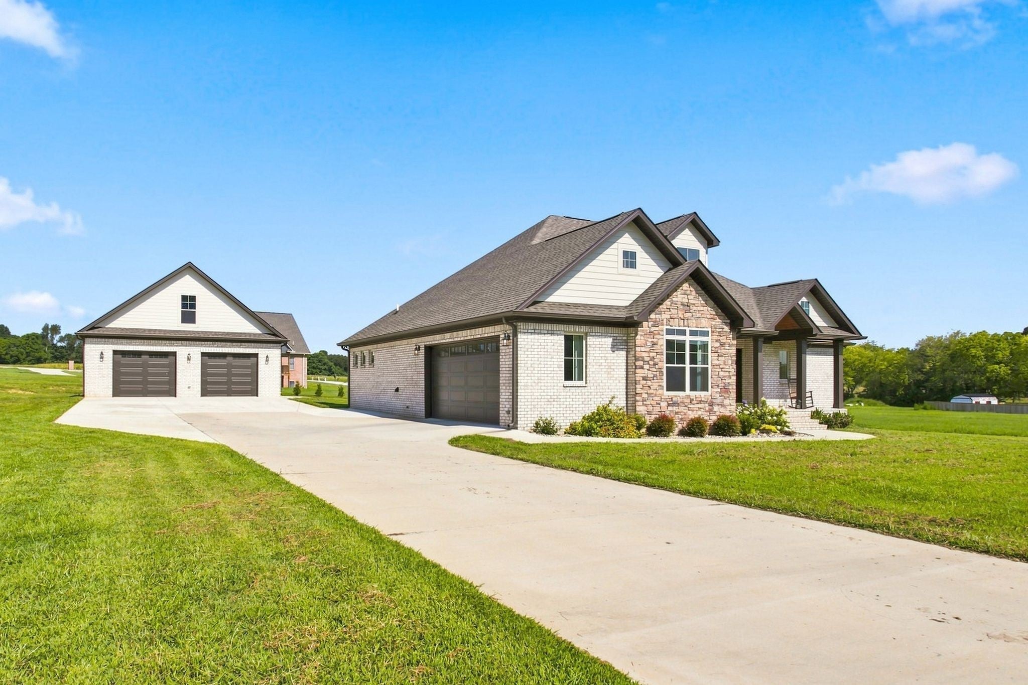 114 Hurst Dr