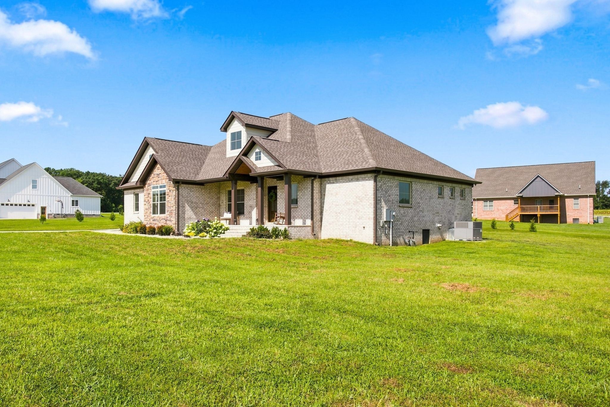 114 Hurst Dr