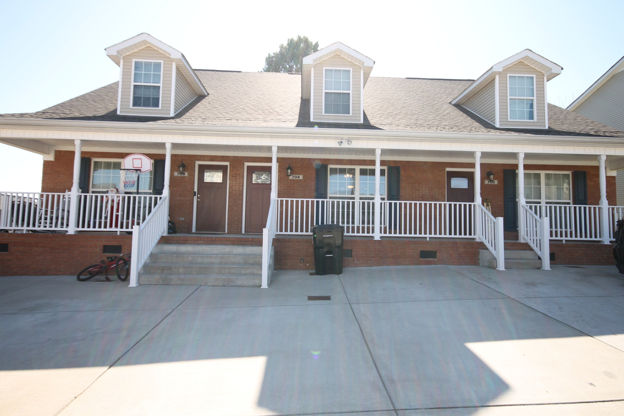 Photo 1 of 21 — 704 Cobblestone Dr, Columbia, TN 38401