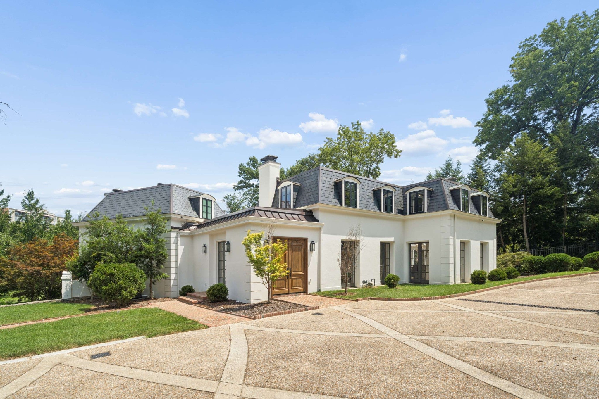 110 Lynnwood Blvd - home for sale