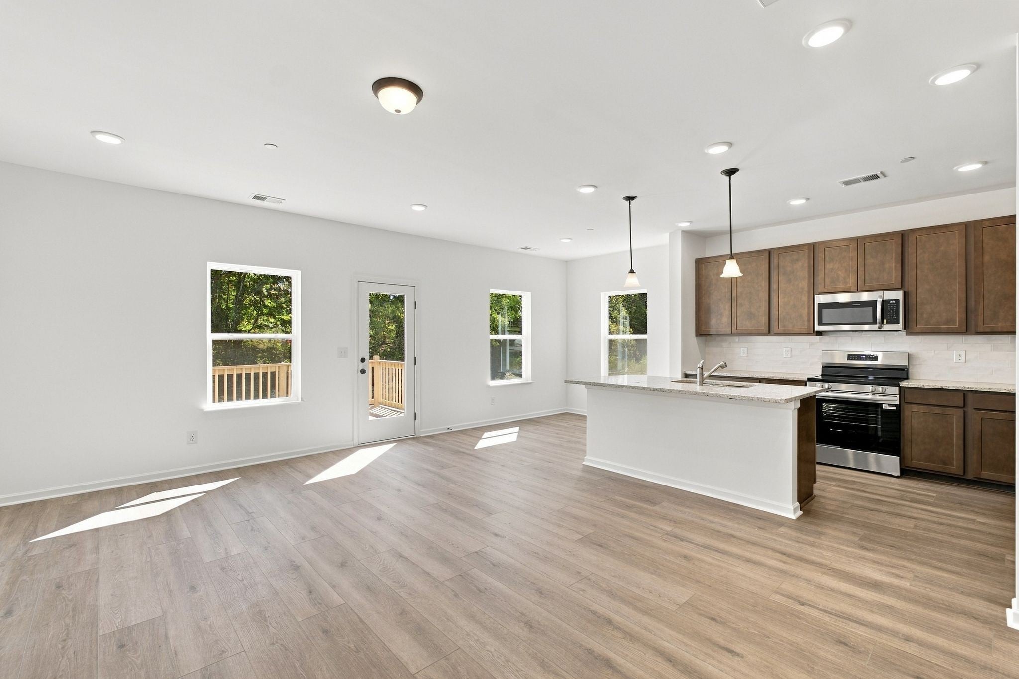413 Kingsbury Dr