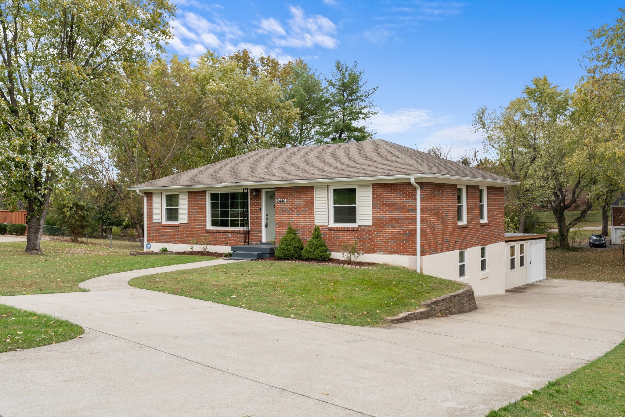 2440 Cabin Hill Rd