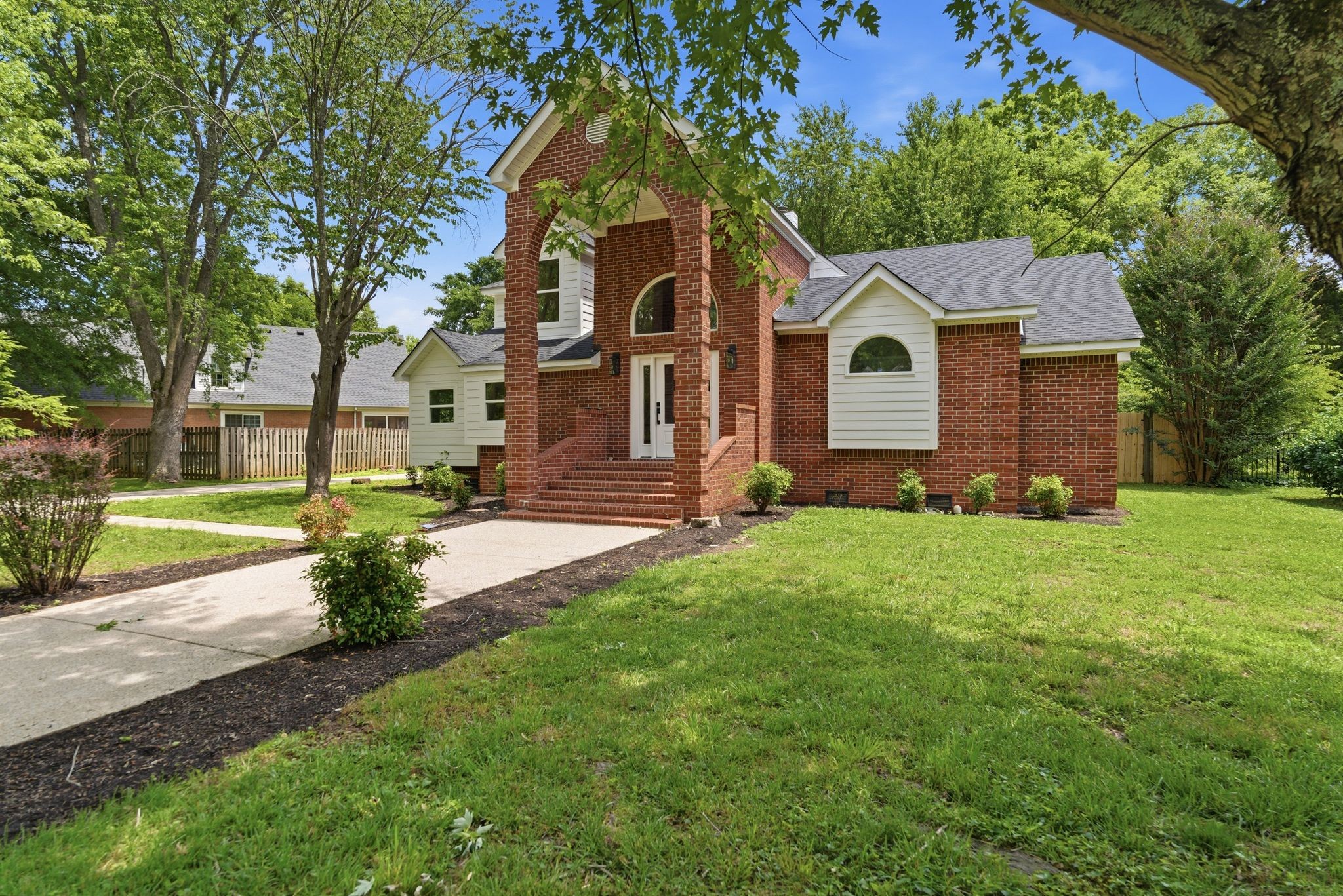 2918 Canterbury Ct