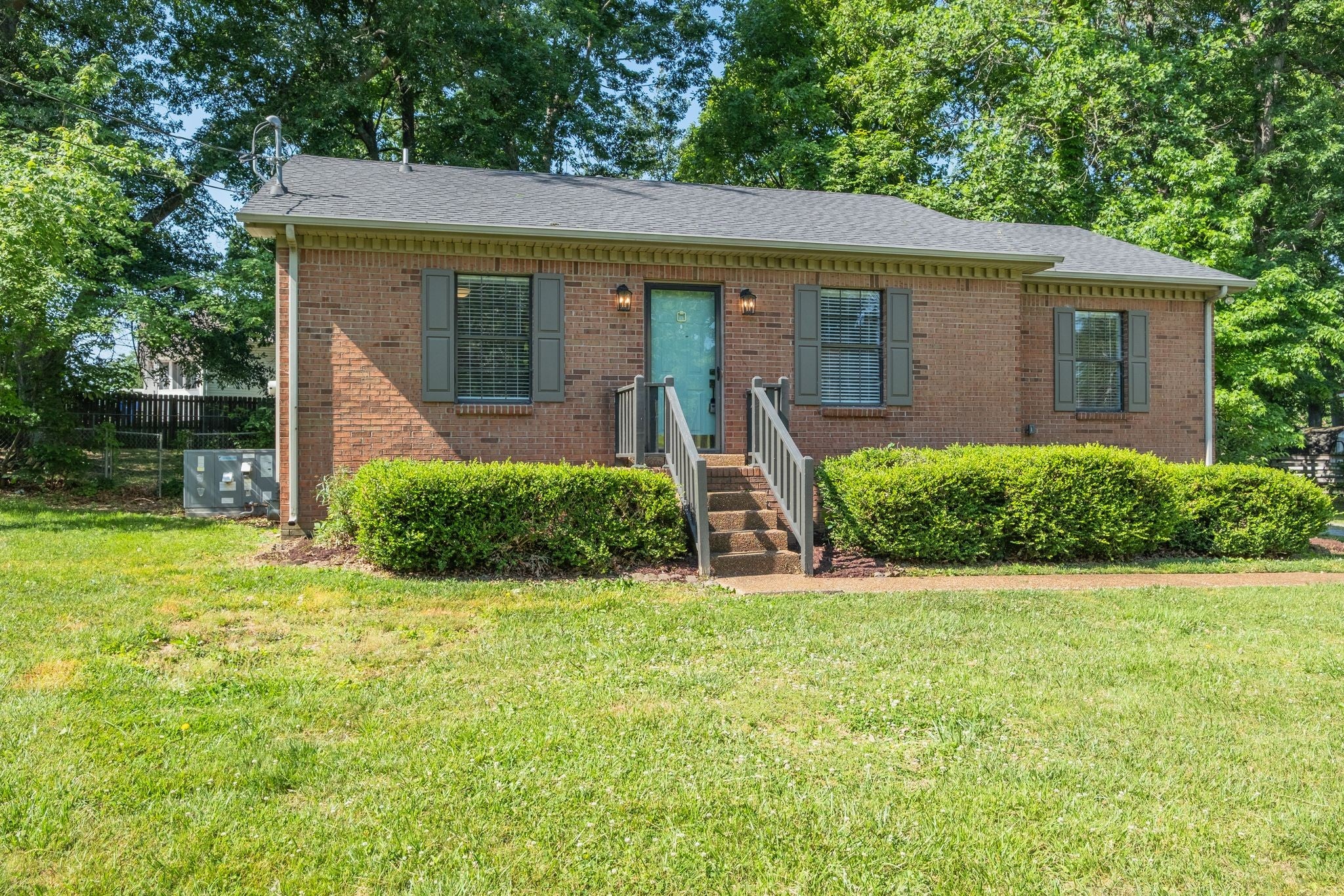 308 Oakdale Dr