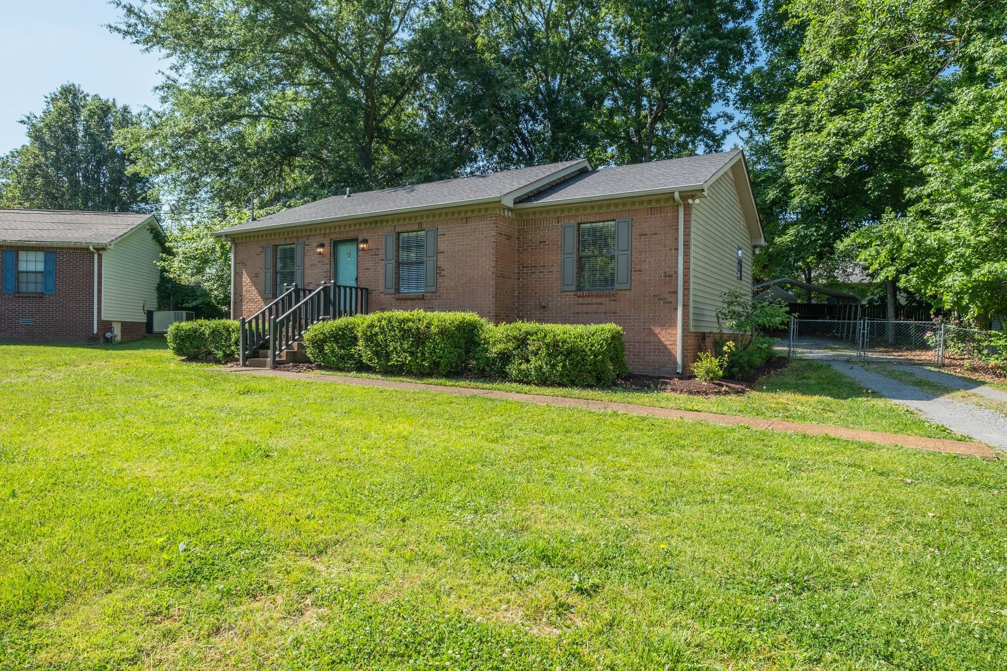 308 Oakdale Dr