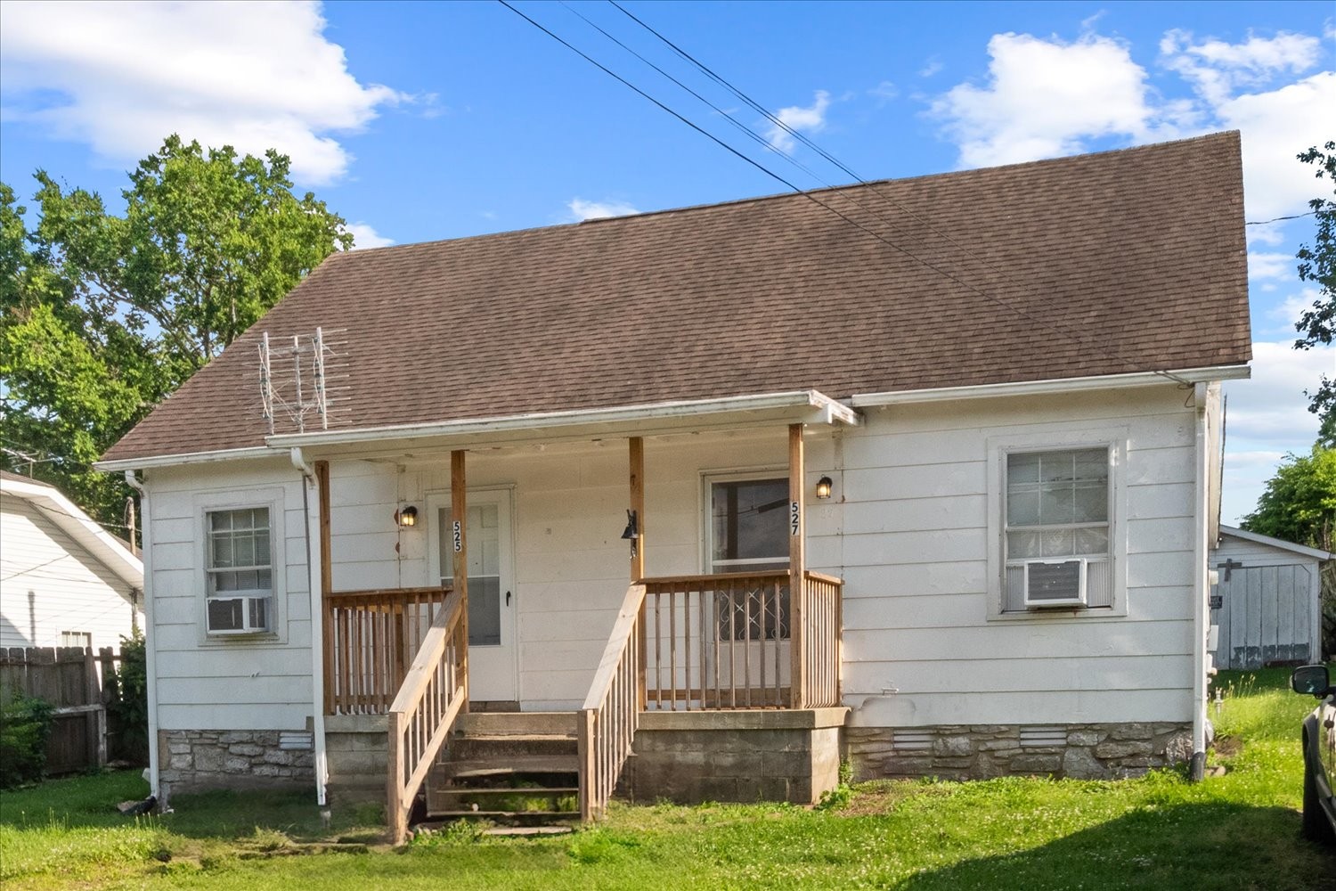 525 Maple St