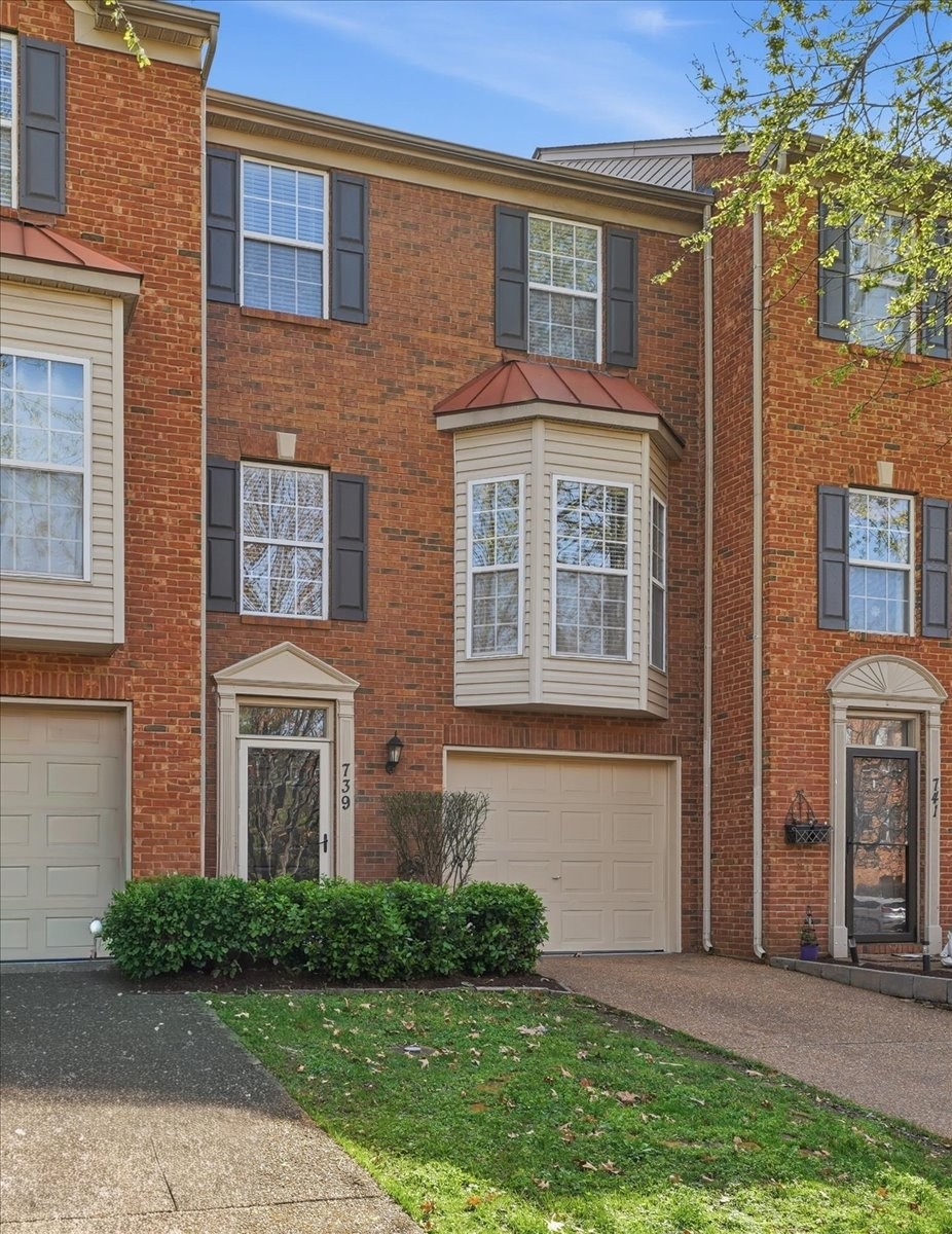 739 Huffine Manor Cir