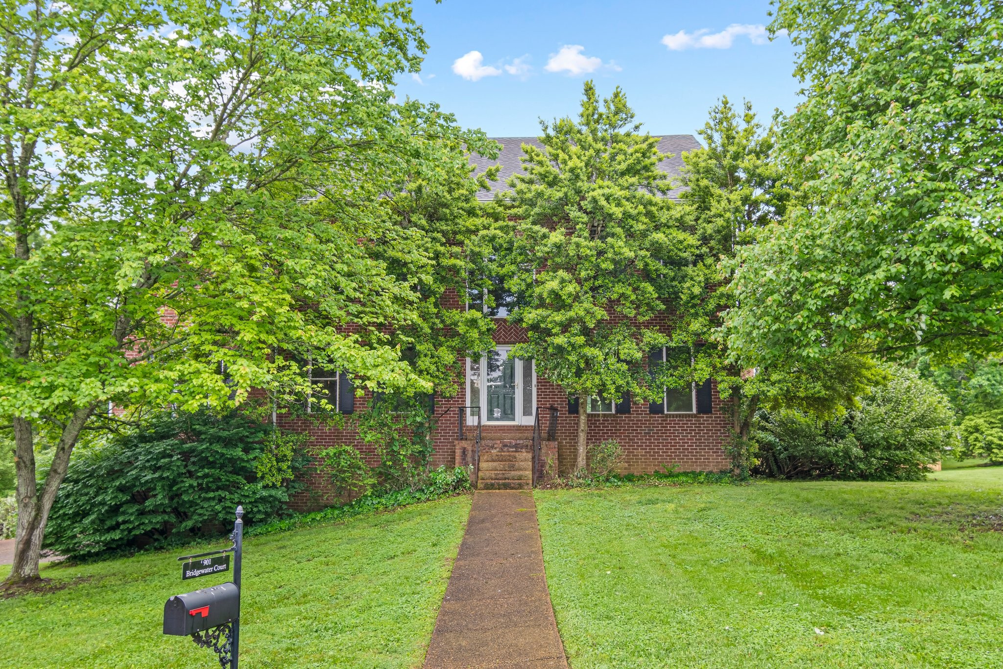 901 Bridgewater Ct