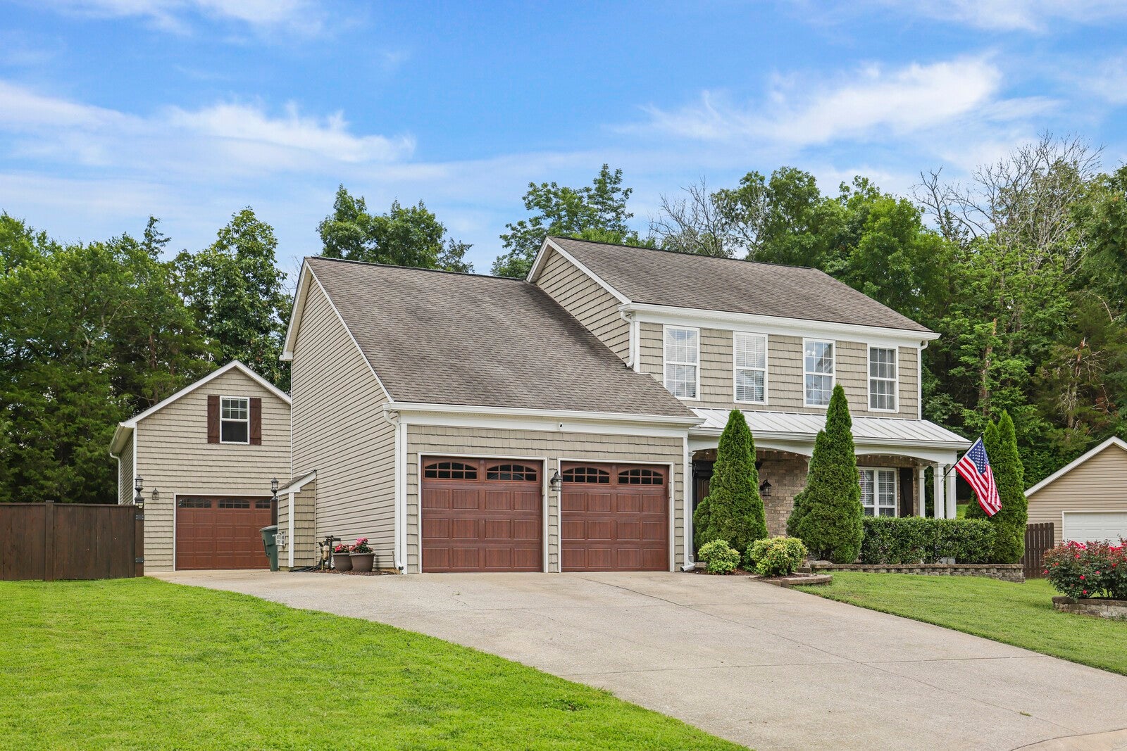 2235 Monthemer Cv