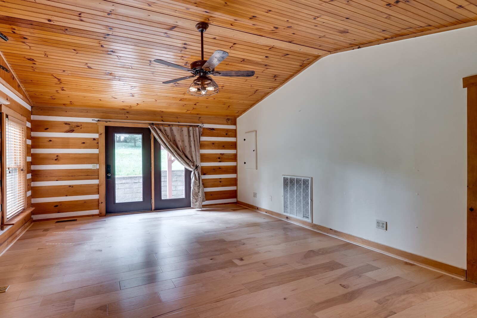 Brentwood, Tennessee, 37027, United States, 3 Bedrooms Bedrooms, ,3 BathroomsBathrooms,Residential,Active,1967284