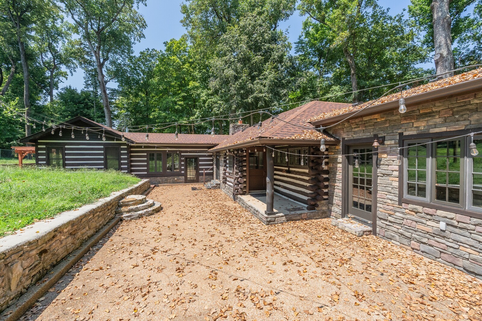 Brentwood, Tennessee, 37027, United States, 3 Bedrooms Bedrooms, ,3 BathroomsBathrooms,Residential,Active,1967284