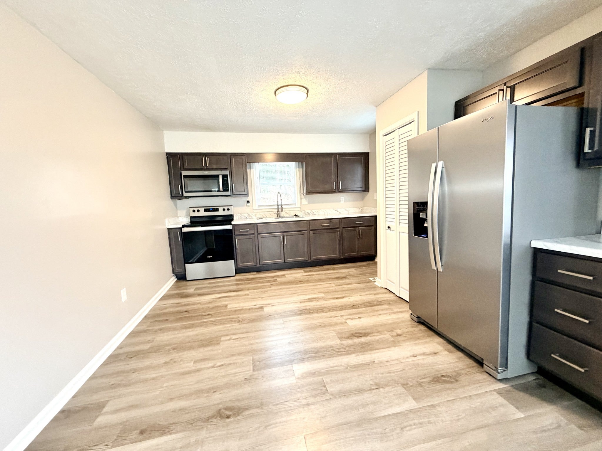 214 Hillside Ter