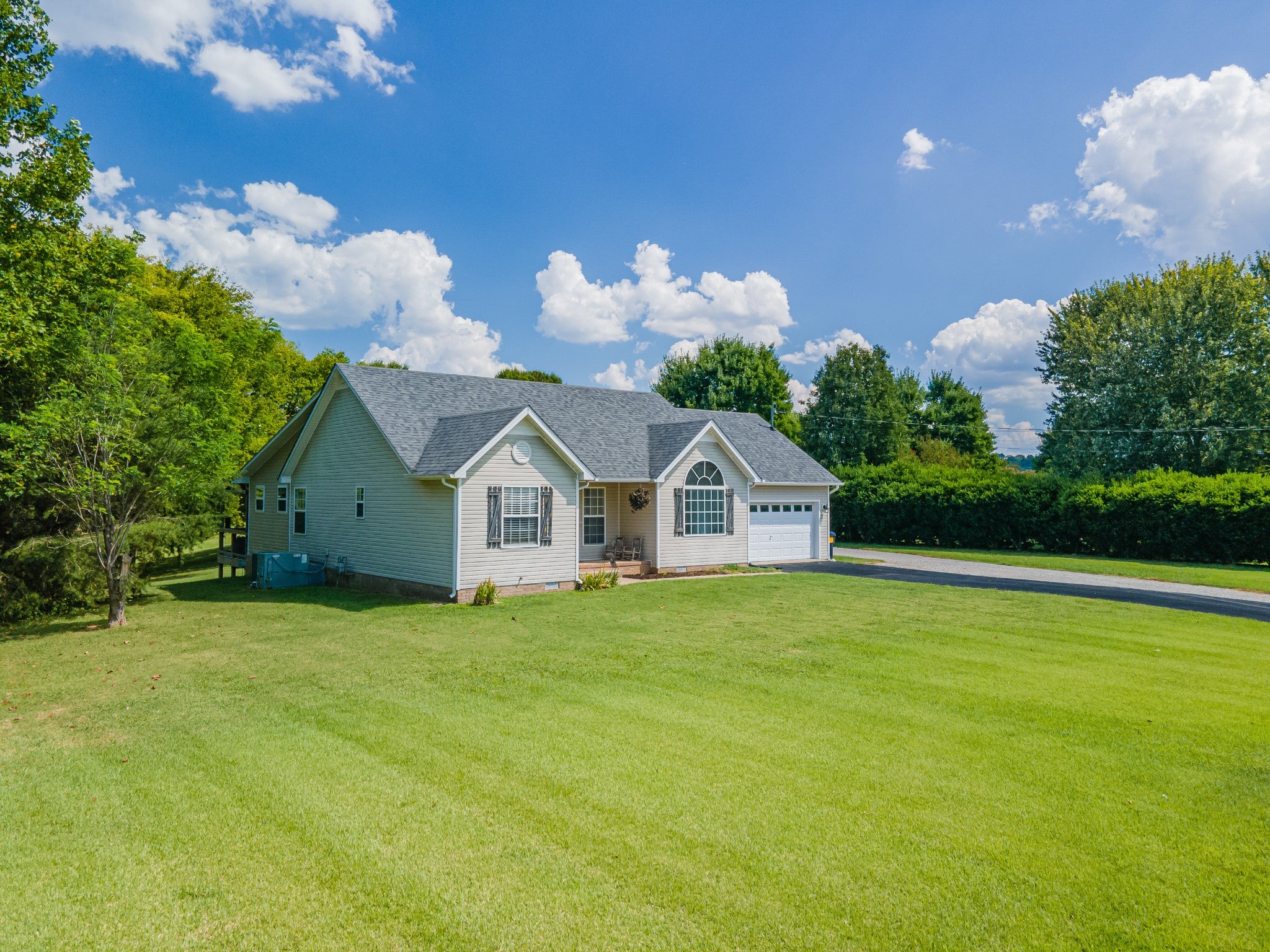 463 White Oak Trl