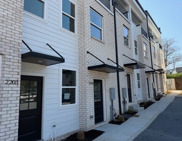 2203 Foster Ave 2203