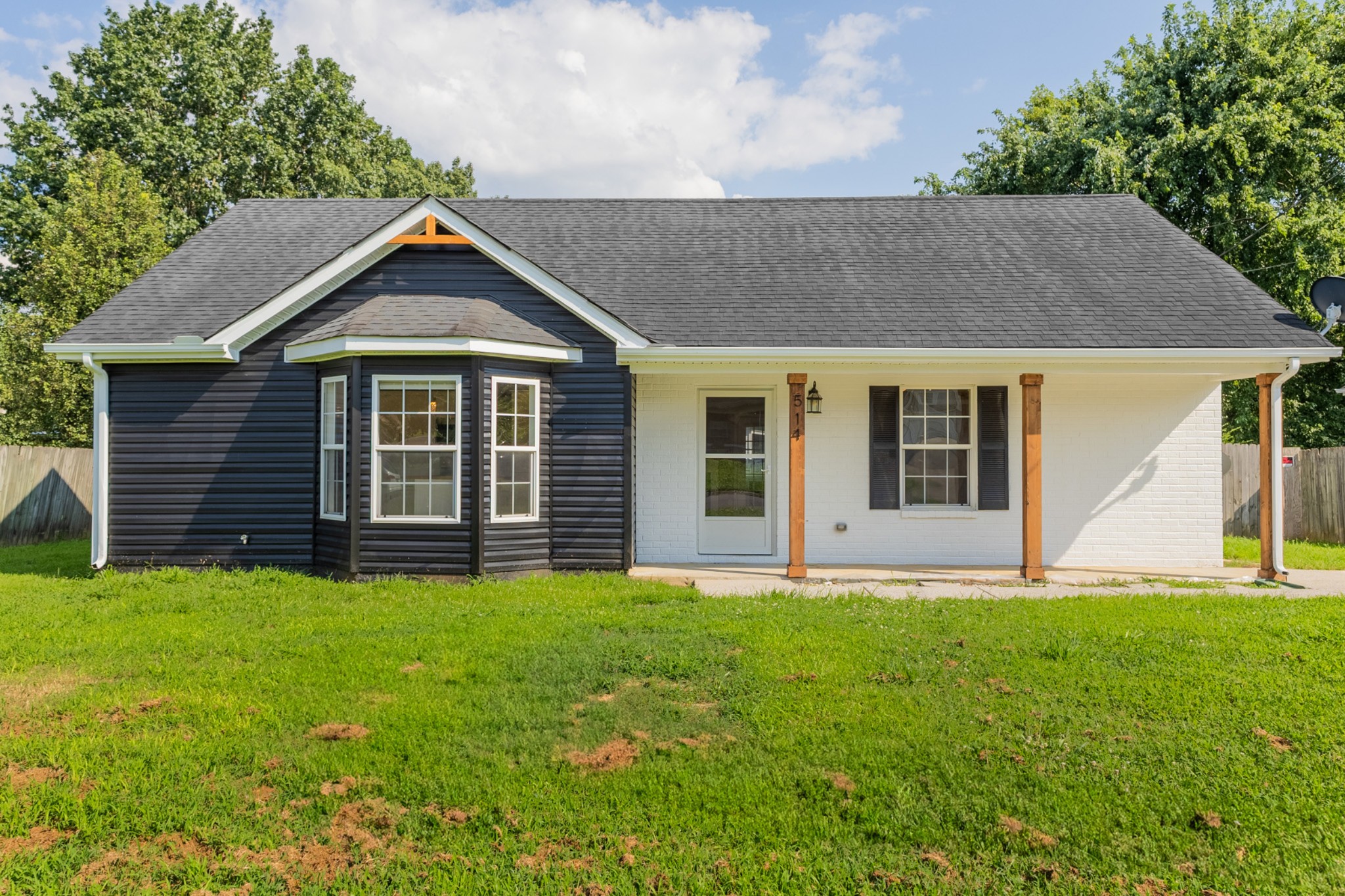 514 Bon Aqua Dr