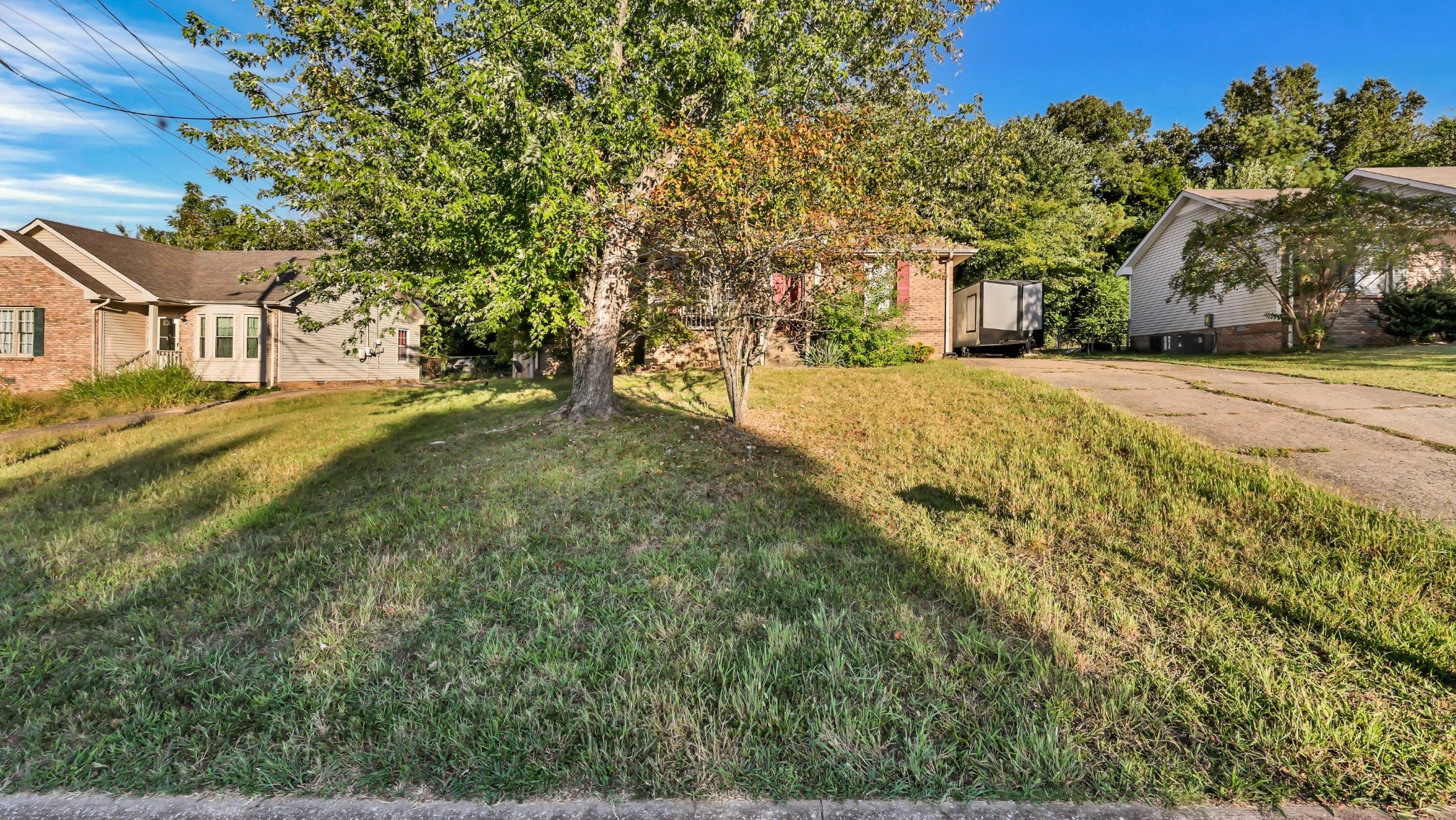 282 Moncrest Dr