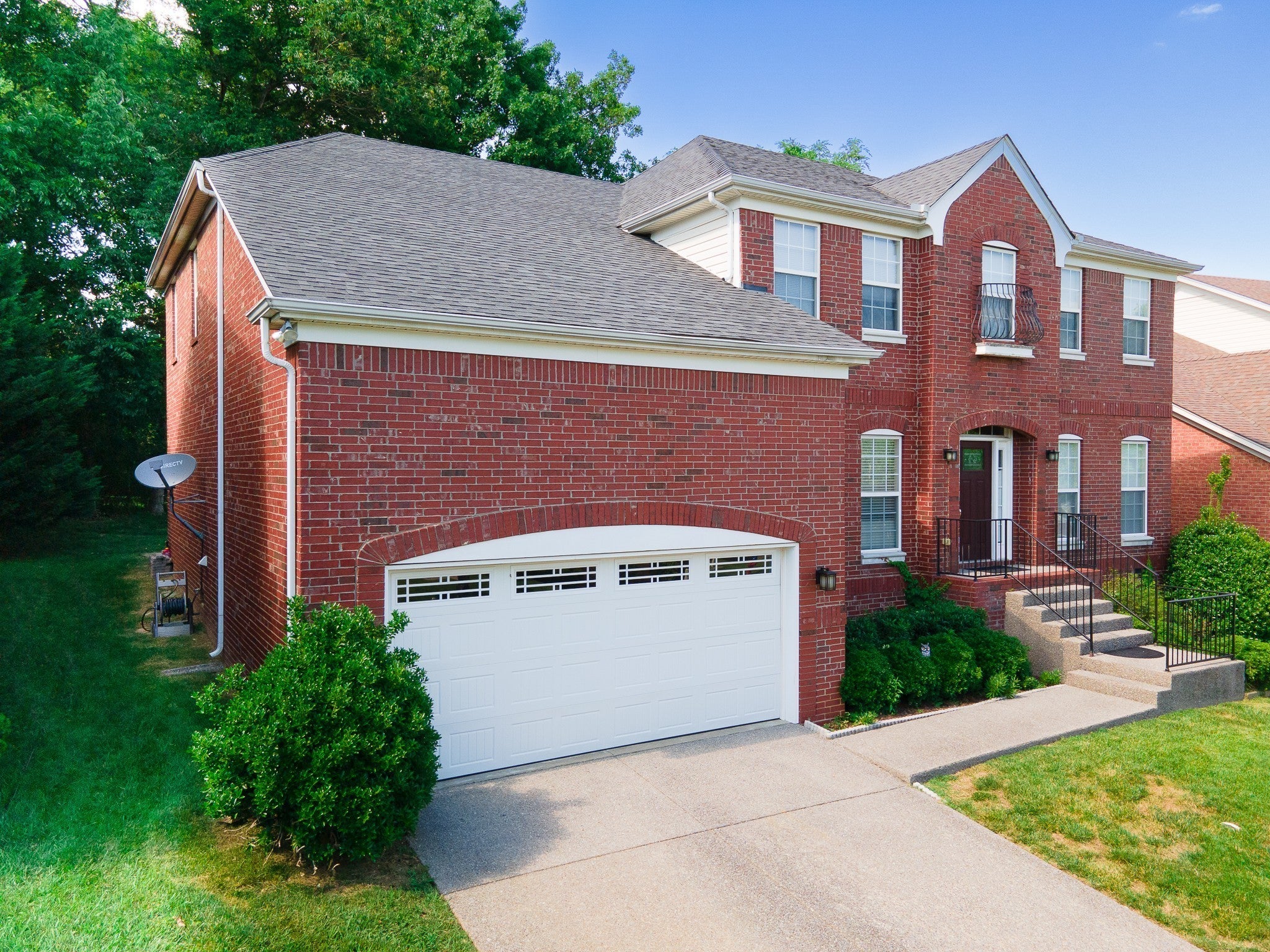 9714 Tanglewood Ln, Brentwood TN 37027 4-bed home, photo 2 of 11