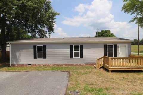 164 Cemetery Ln Hartsville TN 37074