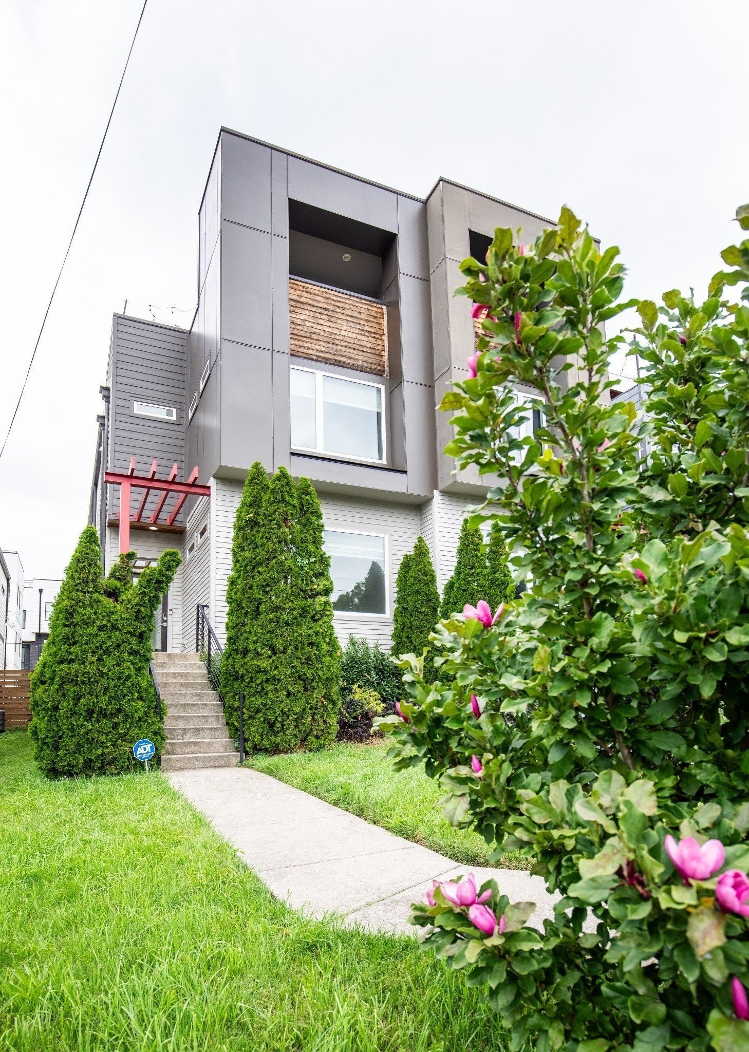 407A 35th Ave N