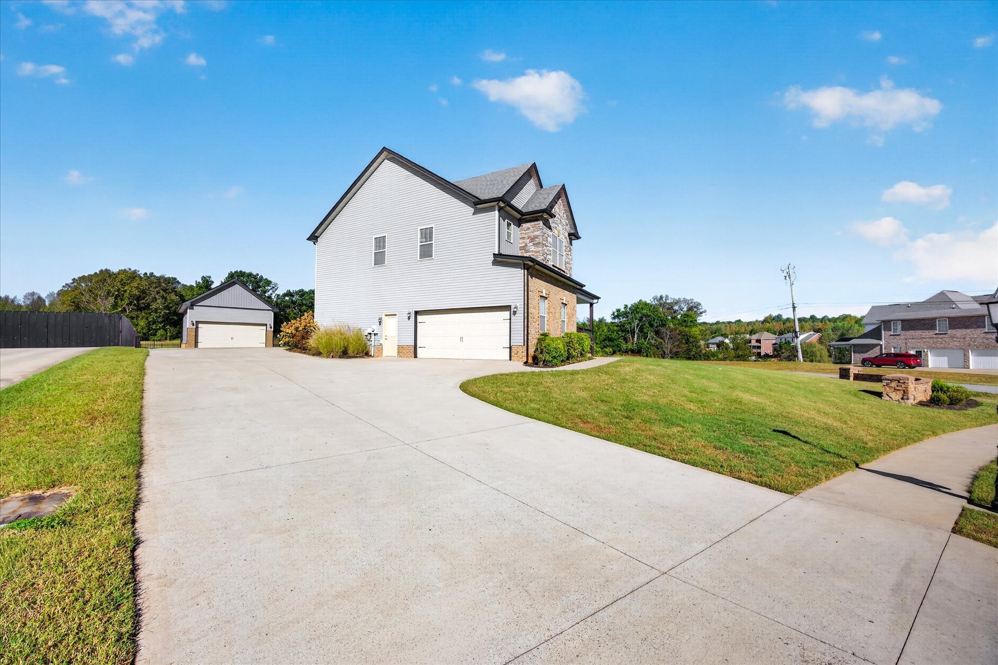 1000 Promenade Dr