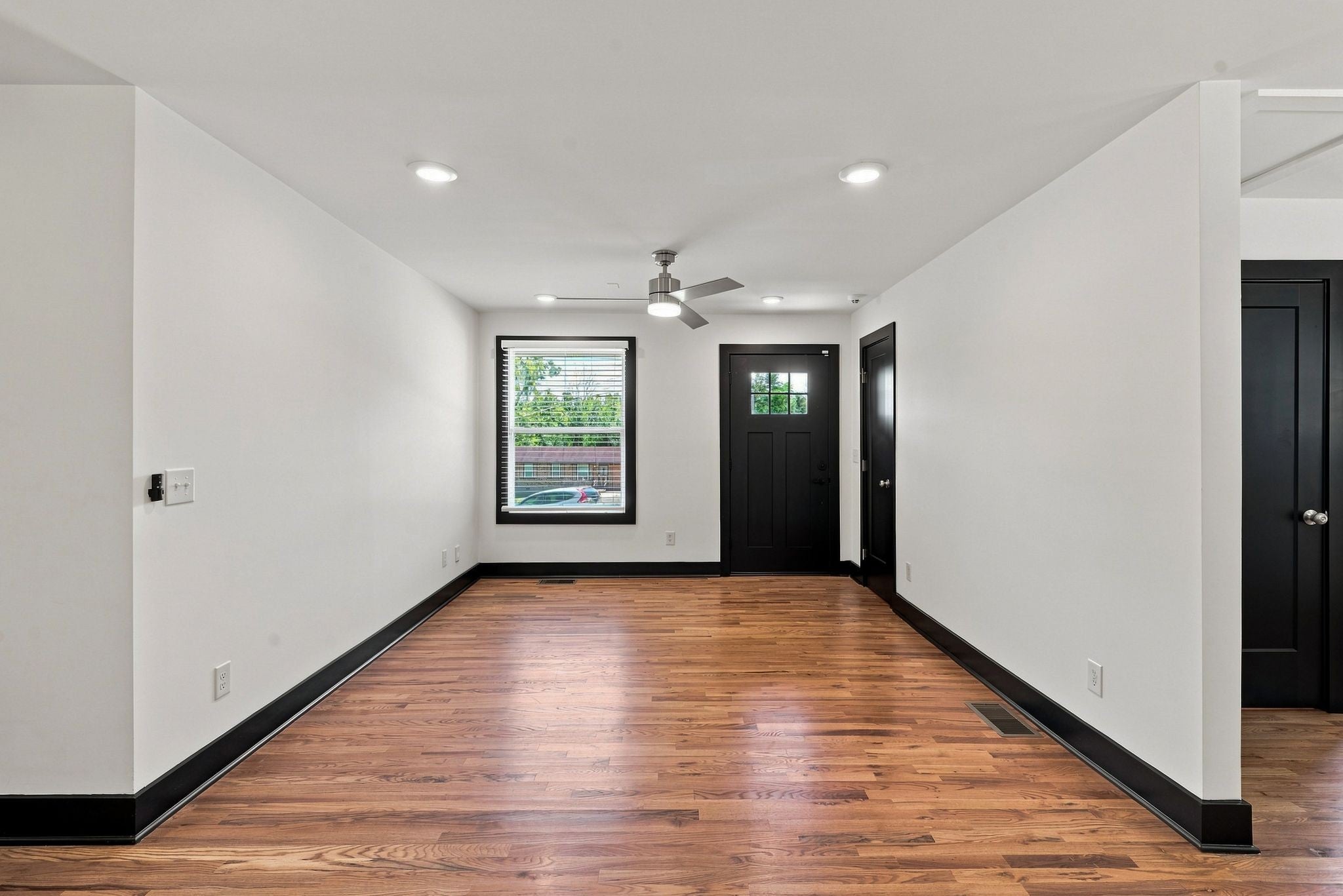 625 Maclaurin Ct