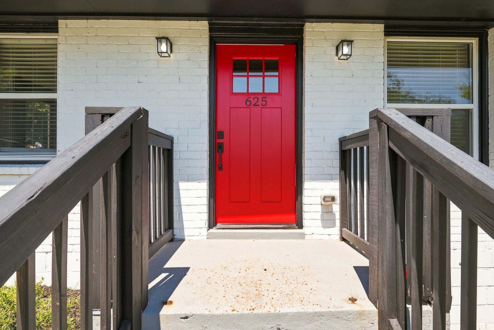 625 Maclaurin Ct