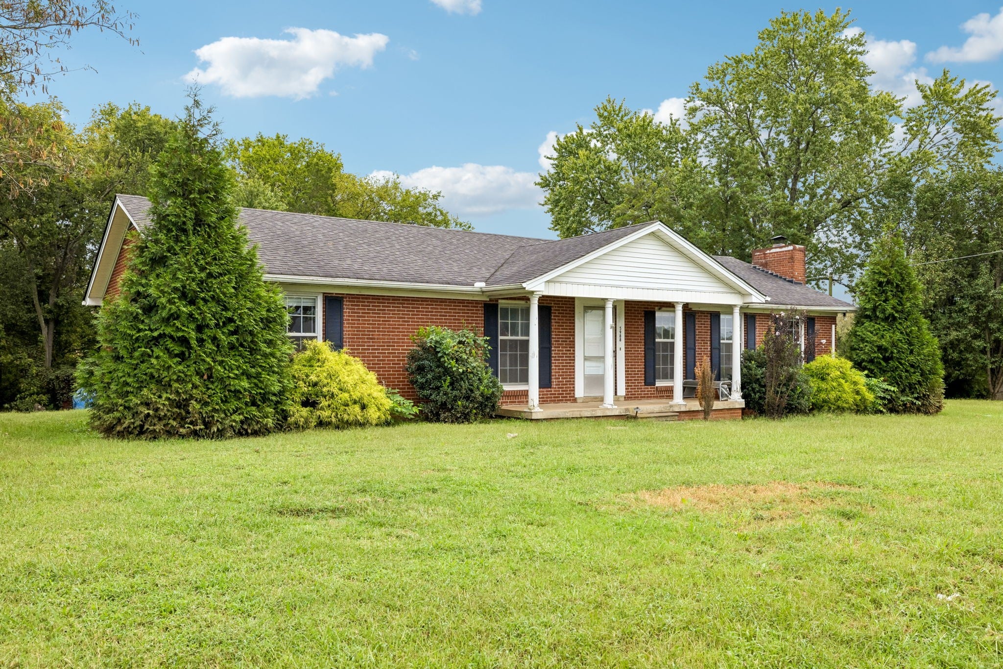 5988 Highway 31 W