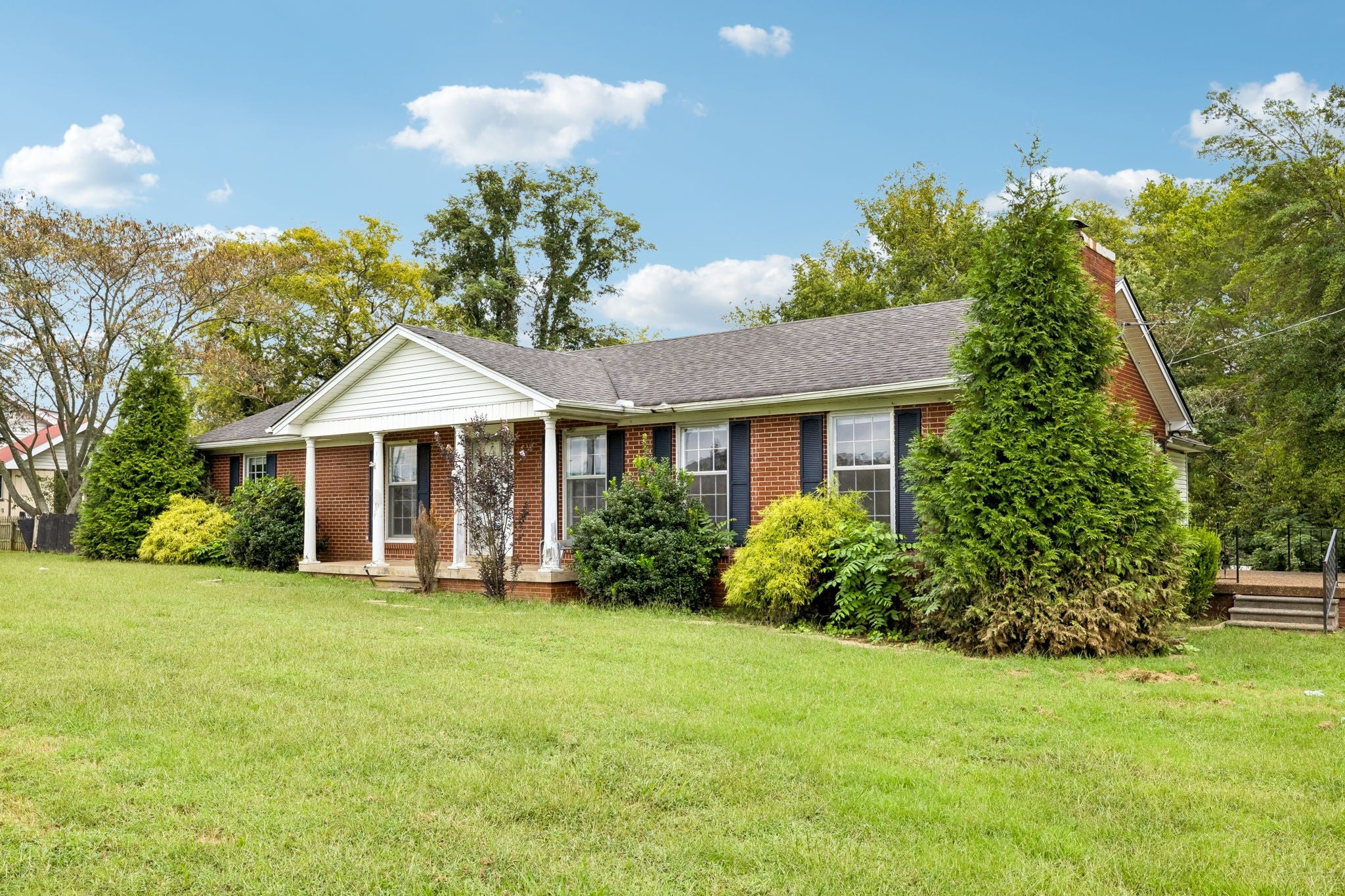 5988 Highway 31 W