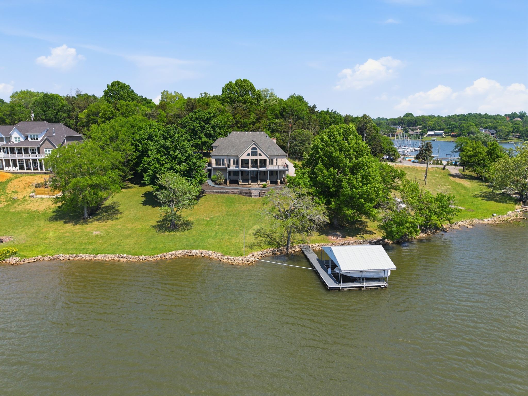 305 Harbor Dr