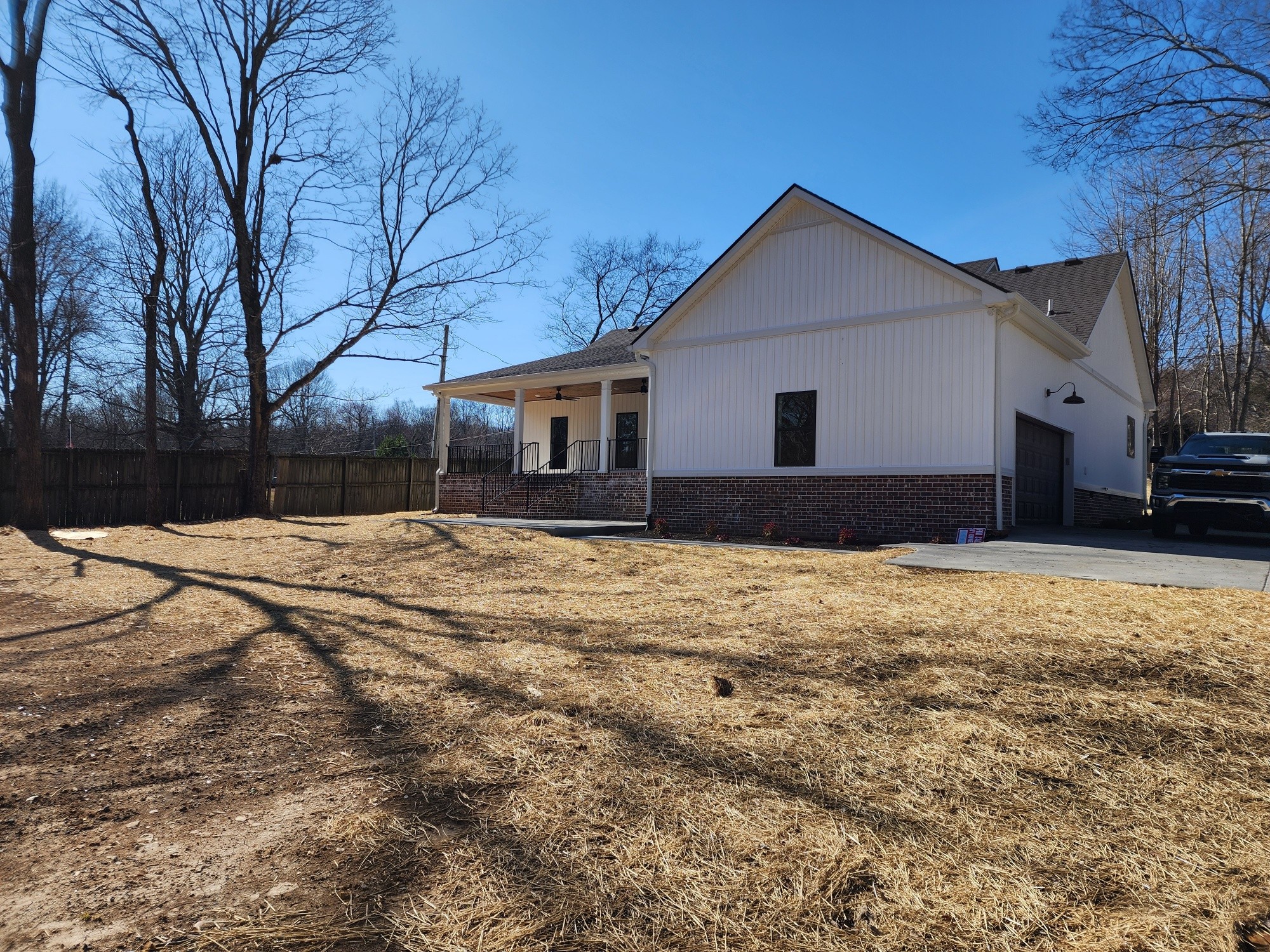 240 S Tunnel Rd