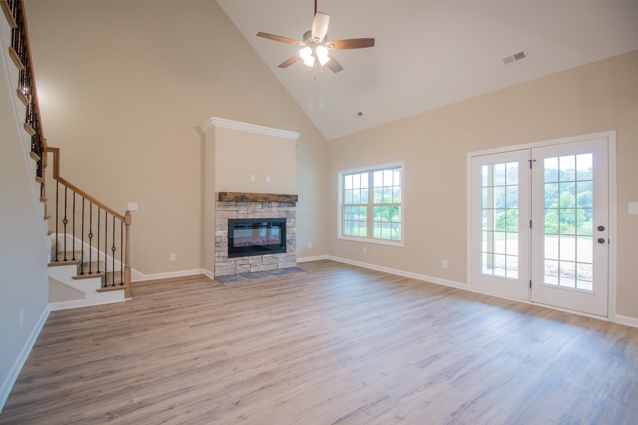 252 Autumnwood Farms