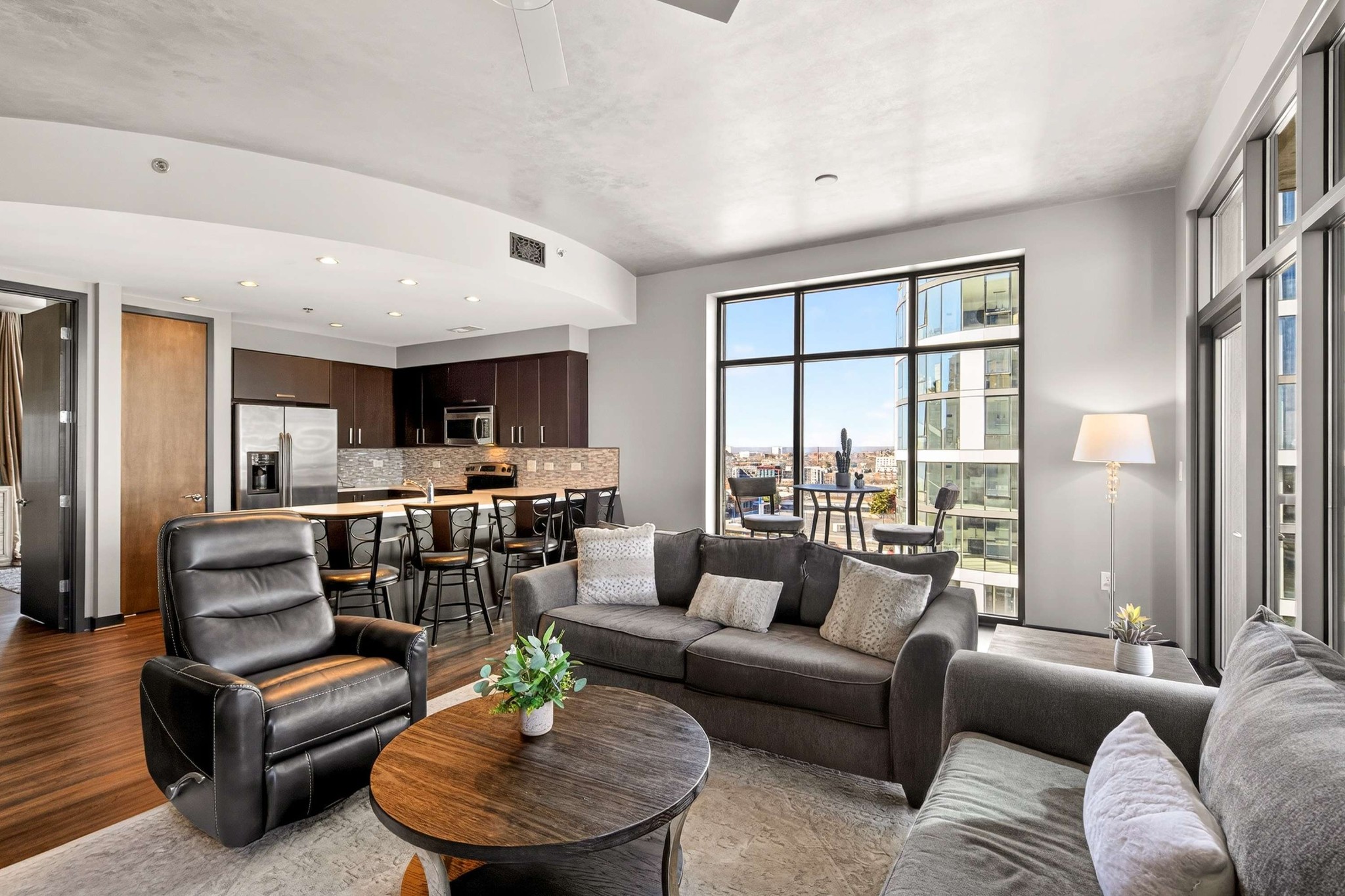 1510 Demonbreun St 904