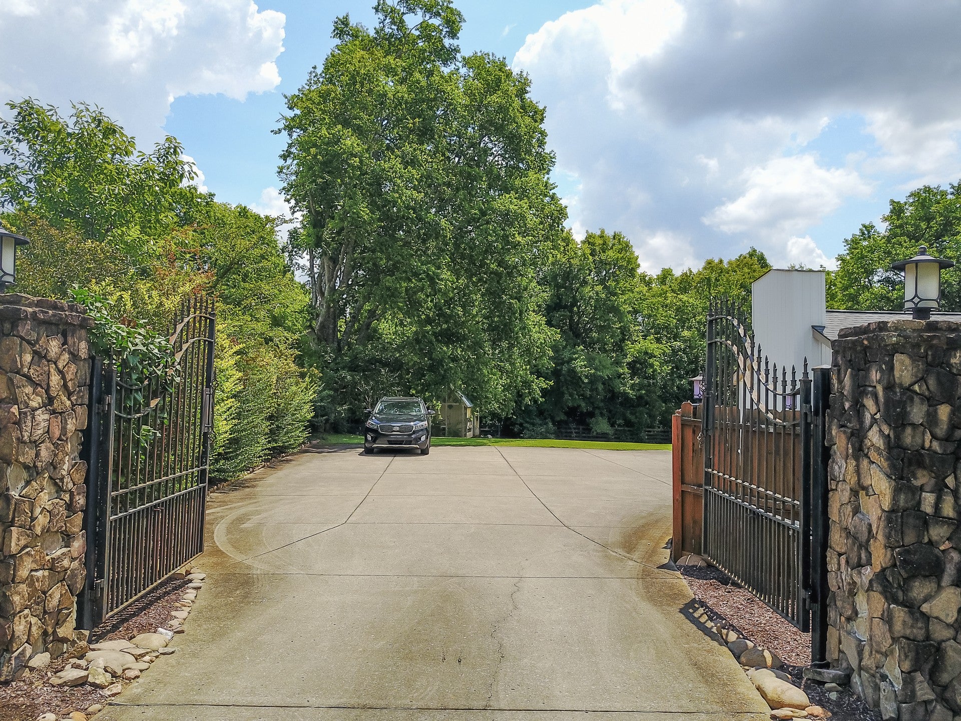 1751 Old Hillsboro Rd