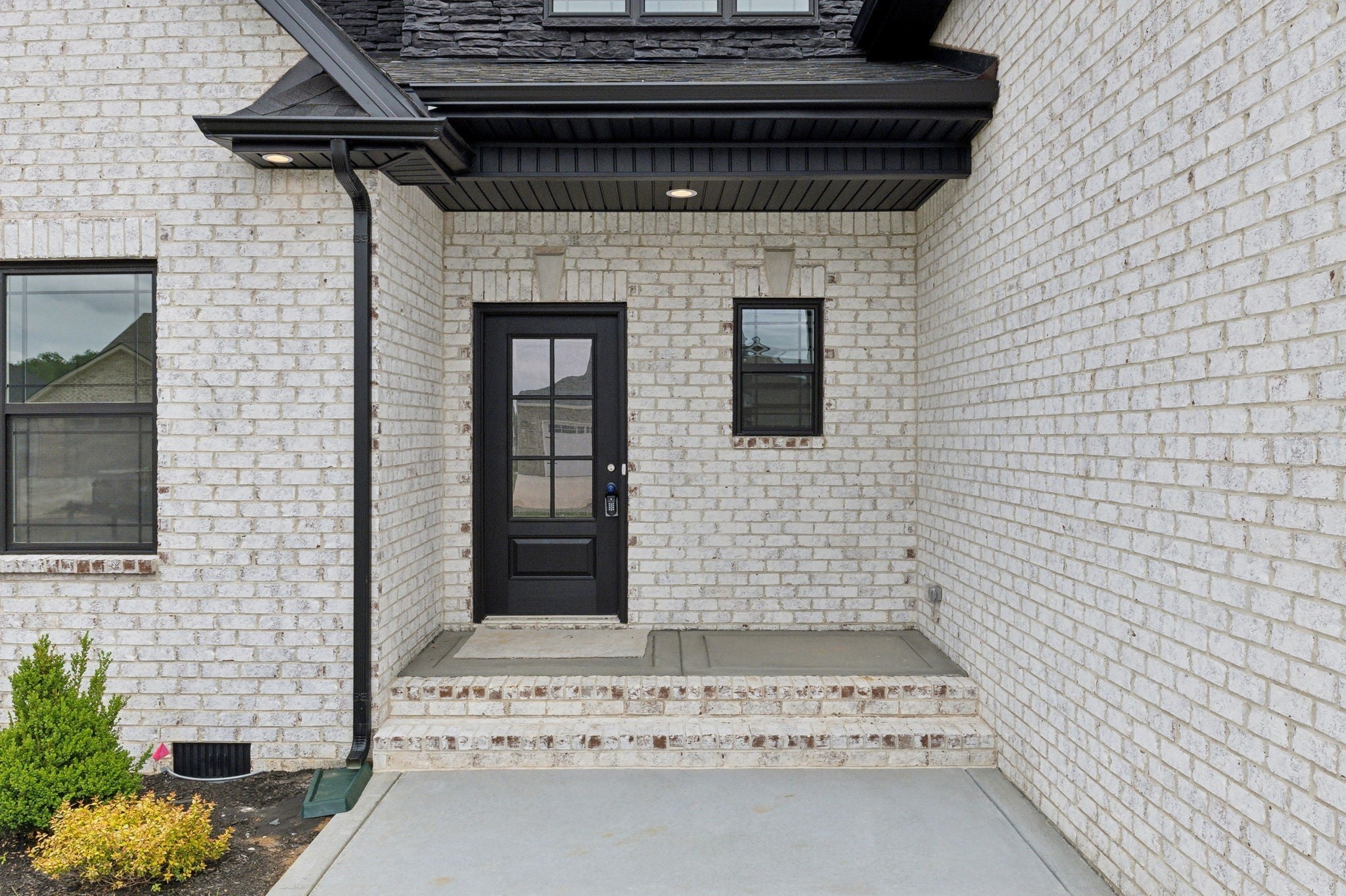 550 Foxglove Ln