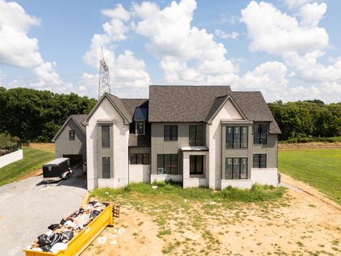 8106 Turning Point Dr Brentwood TN 37027