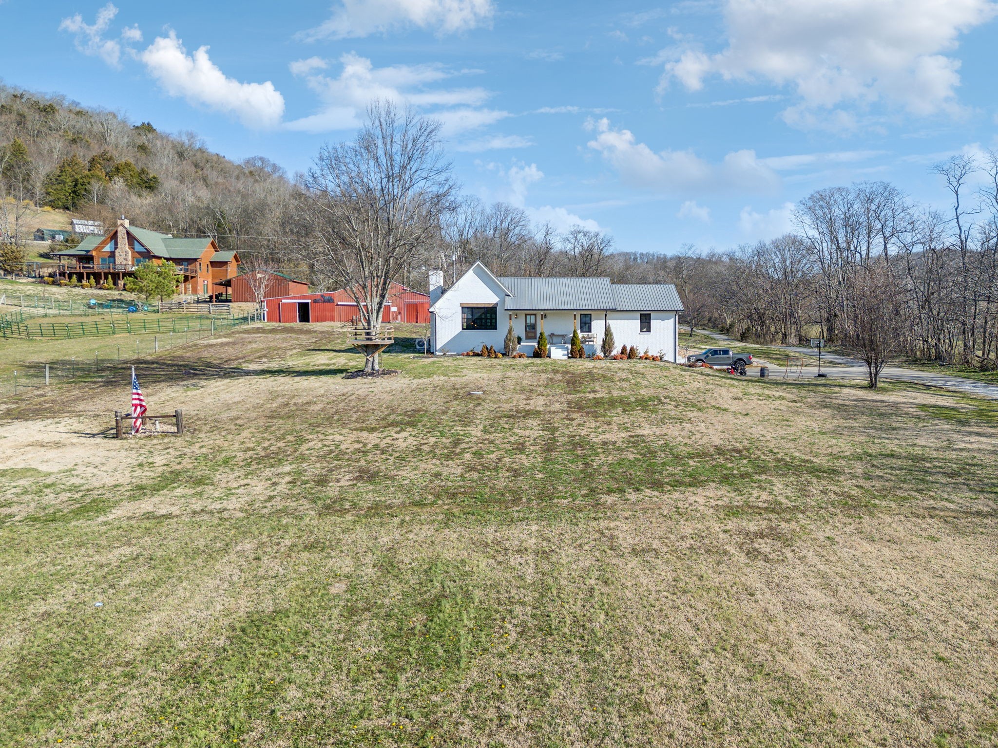 4676 Reed Rd E