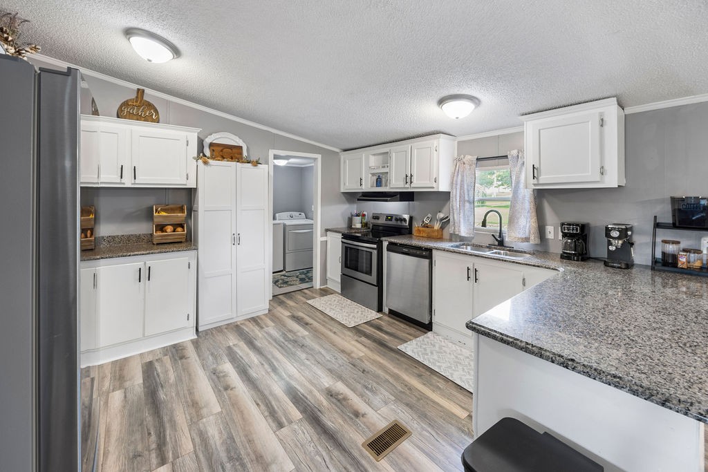 594 Governor Hall Rd