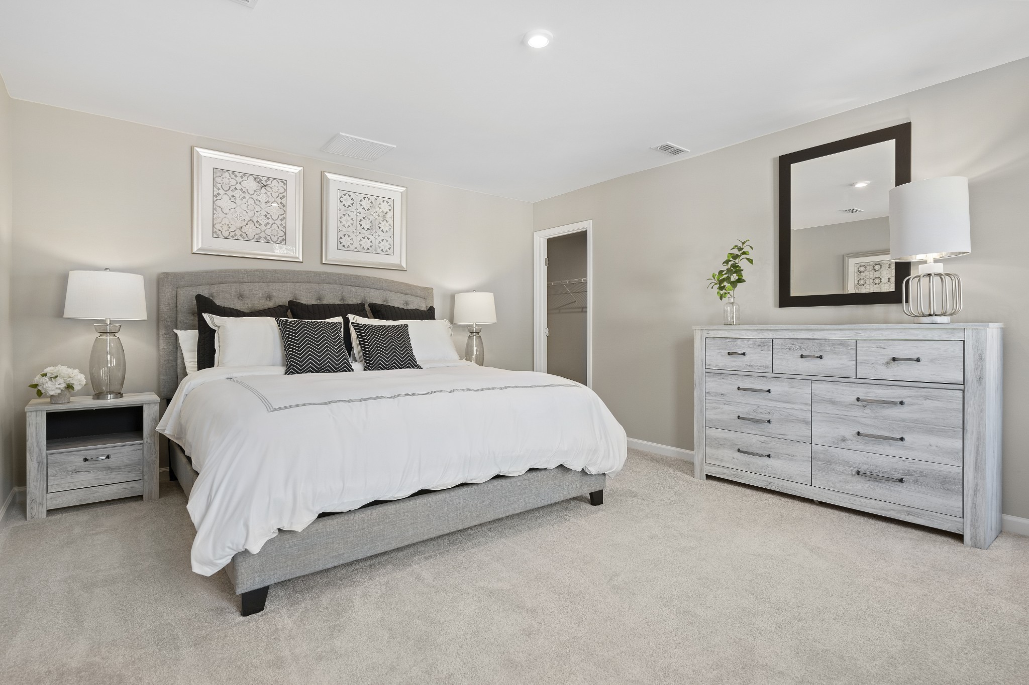 9 ROYAL ROSE DR
