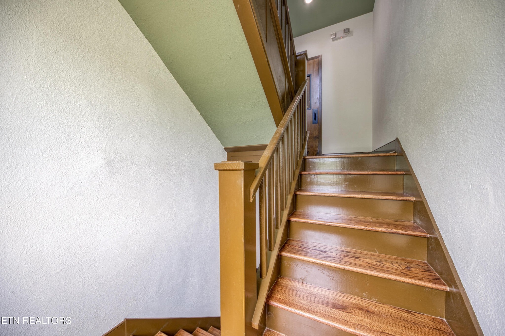 2730 E Magnolia Ave 303
