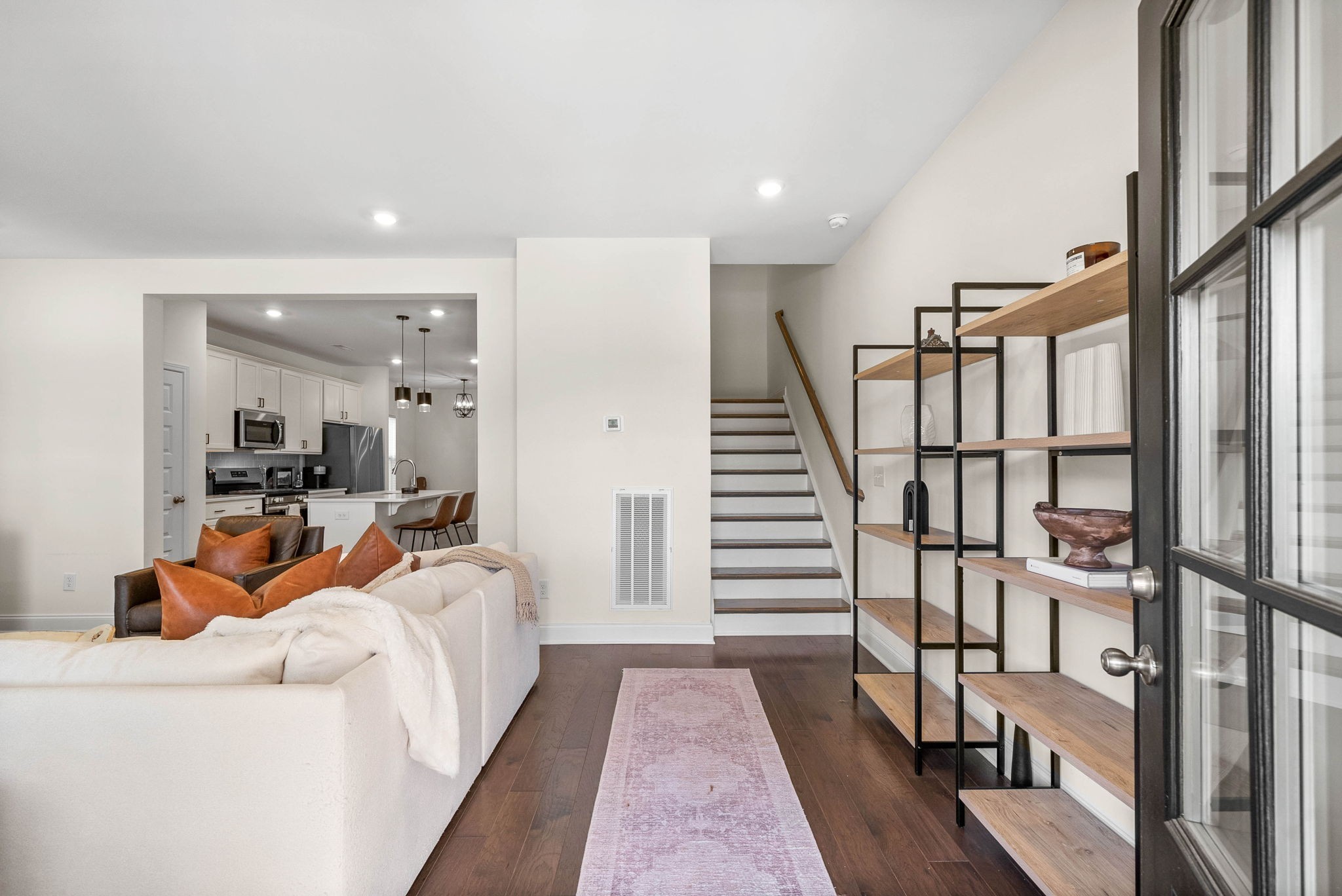 967 Nance Ln