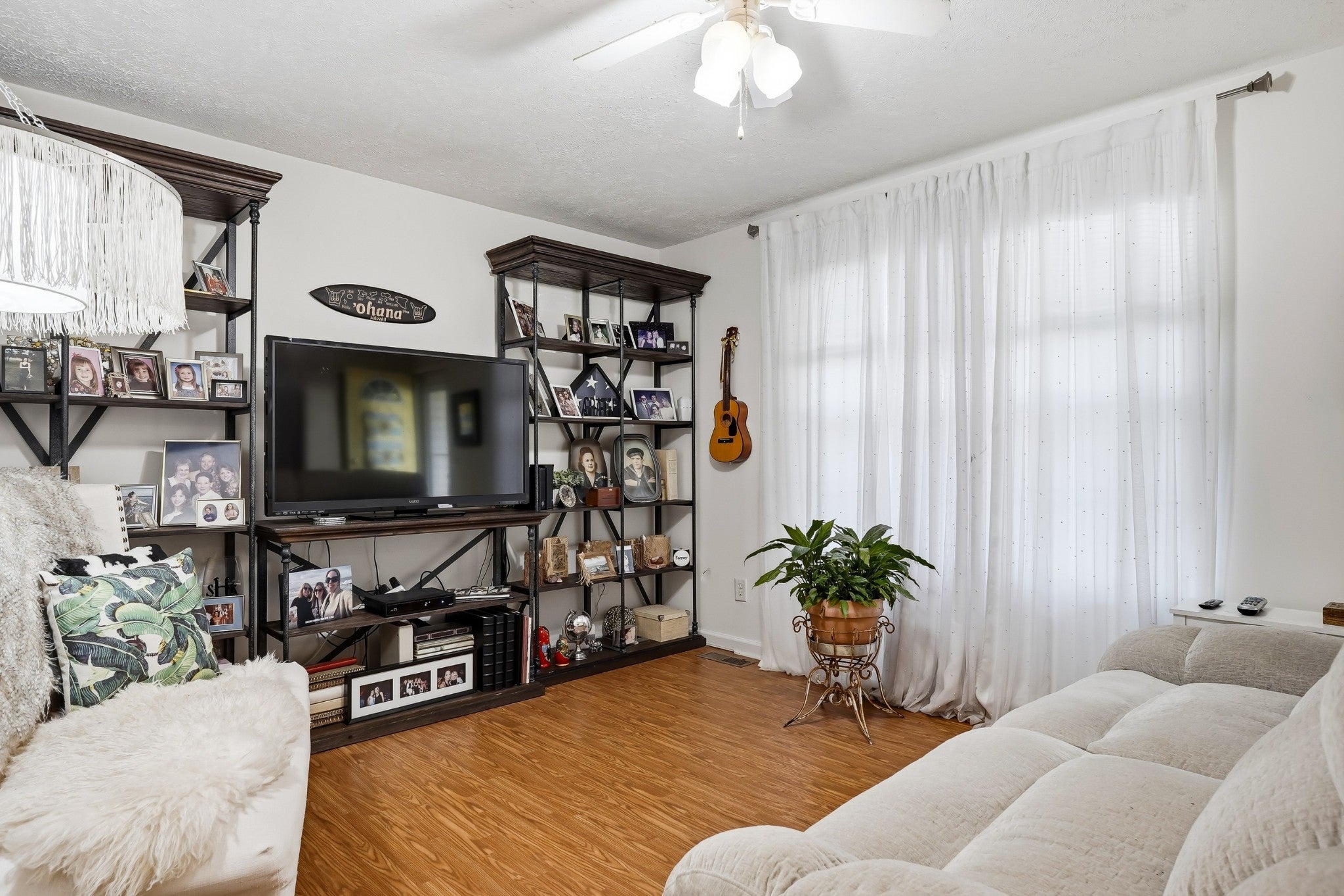 900 Clay Ave