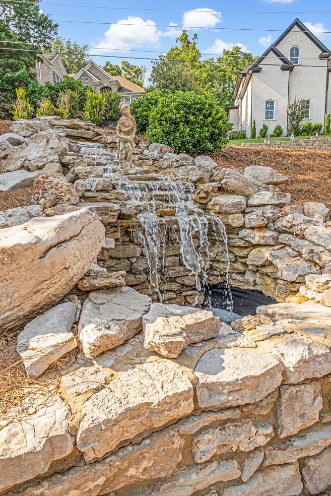 107 Spy Glass Way