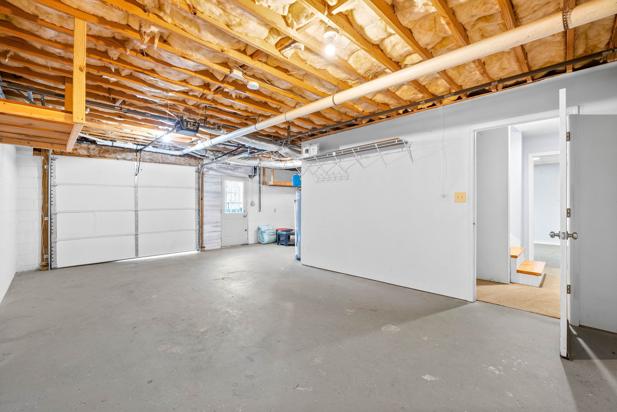 Clarksville, Tennessee 37040, United States, 3 Bedrooms Bedrooms, ,3 BathroomsBathrooms,Residential,Pending,102510