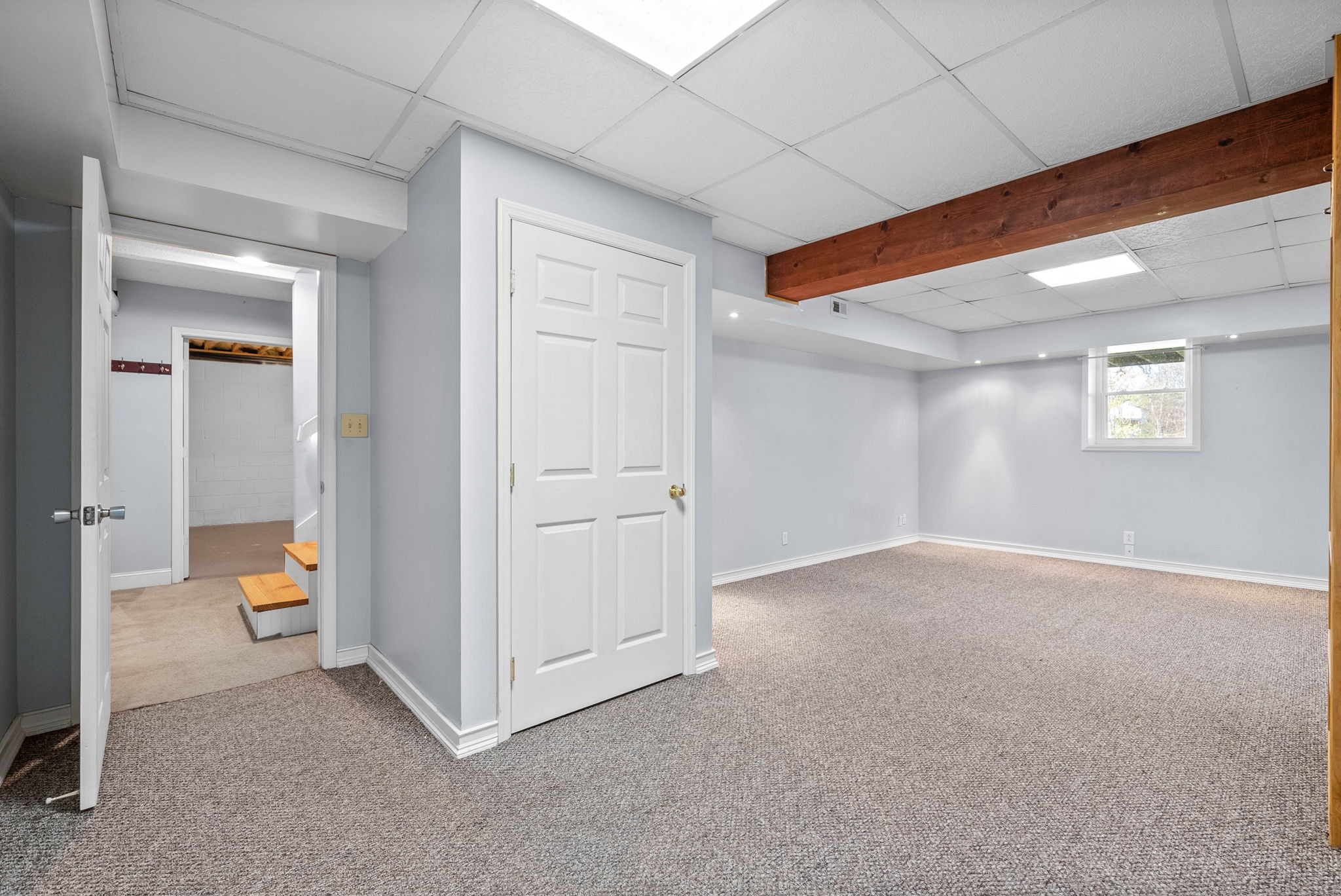 Clarksville, Tennessee 37040, United States, 3 Bedrooms Bedrooms, ,3 BathroomsBathrooms,Residential,Pending,102510