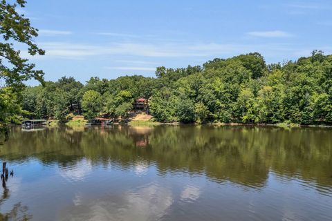 81 Davis N Lake Access Rd Camden TN 38320